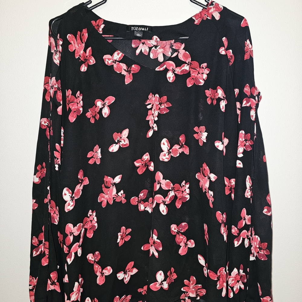 Roz & Ali Floral Black and Red Long Sleeve Top